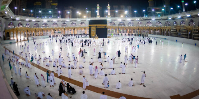 Umrah resume in Makkah