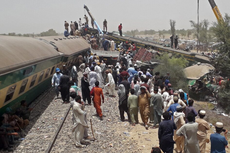 ghotki train incident